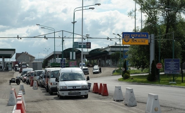 Polacy zarabiają na autach Ukraińców